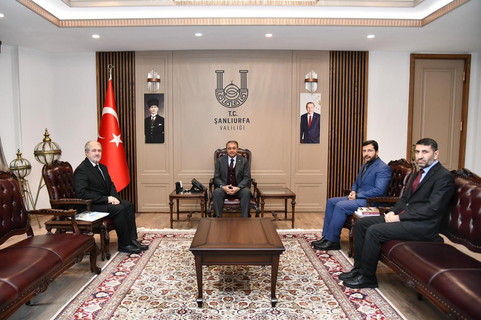 HRÜ İlahiyat Fakültesi Dekanlığından Vali Hasan Şıldak’a Ziyaret